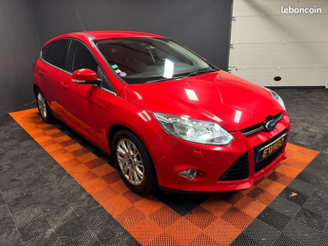 Ford Focus 1.6 Ti-VCT 105ch TITANIUM 5P 1re Main D Rouge de 2011