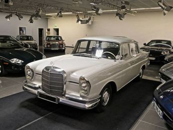  Voir détails -Mercedes 220 Berline SE à  Le Mesnil-en-Thelle (60)