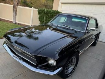  Voir détails -Ford Mustang COUPE DELUXE V8 à  Le Havre (76)