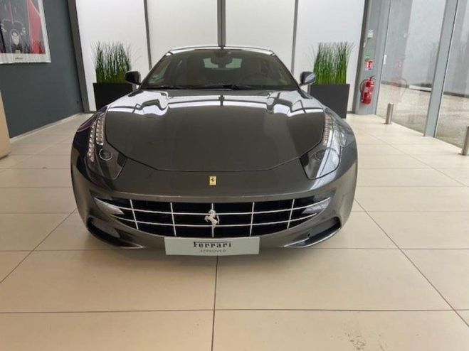 Ferrari FF V12 6.3 660ch Gris de 2011