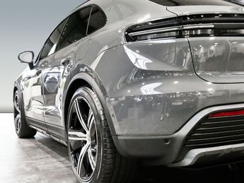  Voir détails -Porsche Macan II ELECTRIC 4S à Montvrain (77)