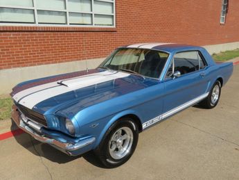  Voir détails -Ford Mustang V8 COUP à  Le Havre (76)