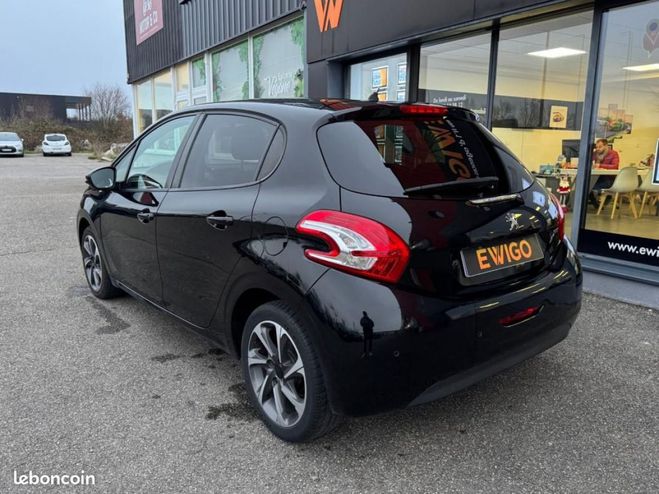 Peugeot 208 1.2 PURETECH STYLE 82ch Boitier Bio Etha Noir de 2014