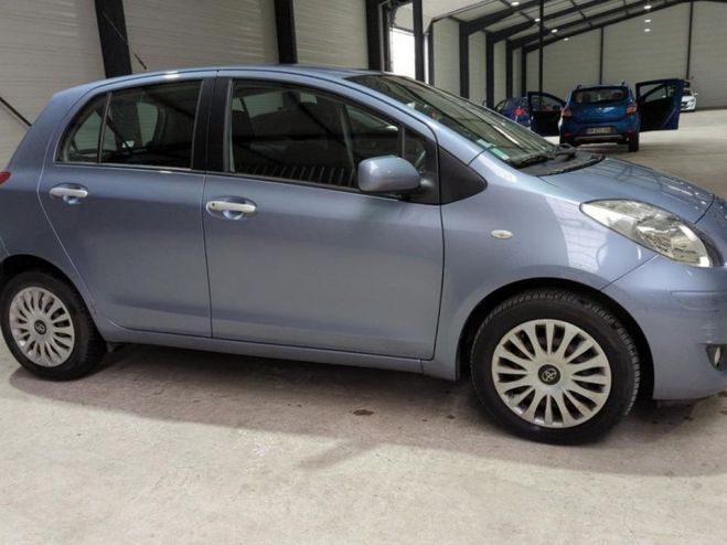 Citroen C3 1.2 PURETECH 83CV BVM5 PLUS GRIS PLATINI GRIS PLATINIUM de 2024