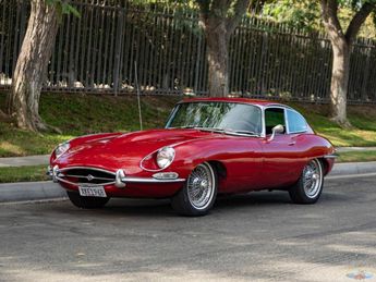  Voir détails -Jaguar E-Type XKE 4.2 L 6 cyl manuel 4 à  Le Havre (76)