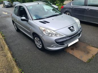  Voir détails -Peugeot 206 1.4 75 CV 5 CVX à Coignires (78)