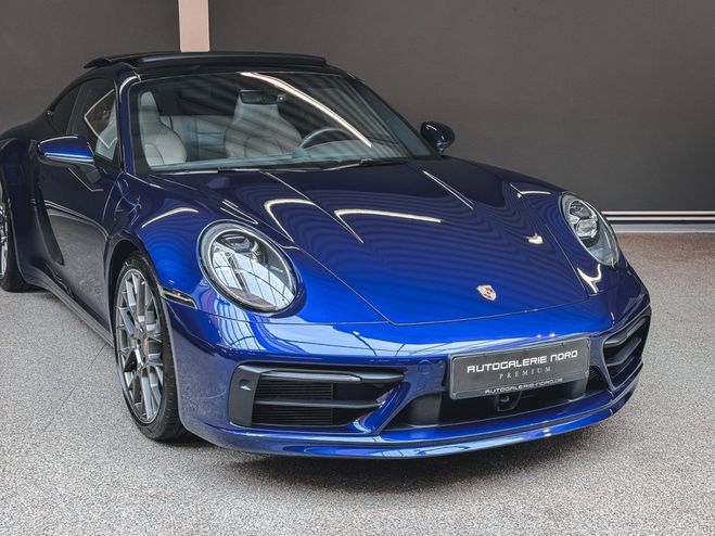 Porsche 911 Porsche992 Carrera 4S Matrix Lift 4roues bleu de 2020