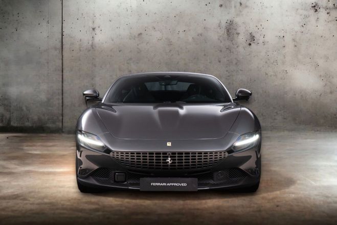 Ferrari Roma  gris de 2000