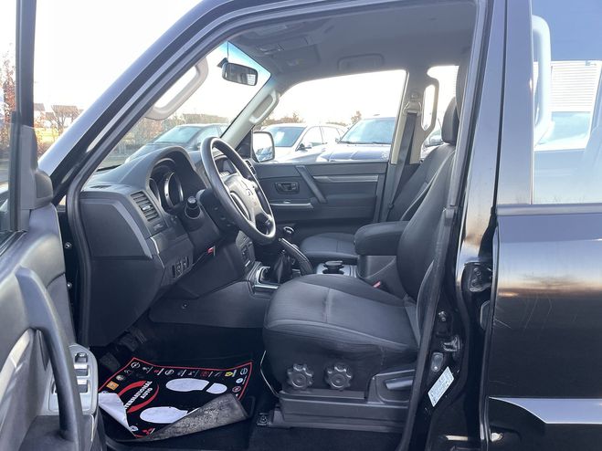 Mitsubishi Pajero 3.2 DI-D200 FAP INVITE 5P NOIR  de 2014