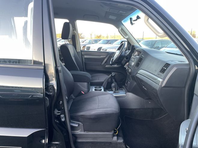 Mitsubishi Pajero 3.2 DI-D200 FAP INVITE 5P NOIR  de 2014