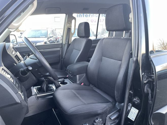 Mitsubishi Pajero 3.2 DI-D200 FAP INVITE 5P NOIR  de 2014