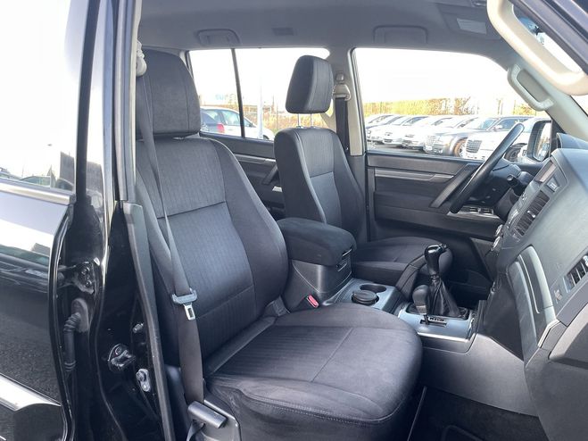 Mitsubishi Pajero 3.2 DI-D200 FAP INVITE 5P NOIR  de 2014