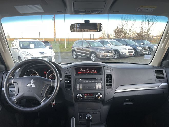 Mitsubishi Pajero 3.2 DI-D200 FAP INVITE 5P NOIR  de 2014