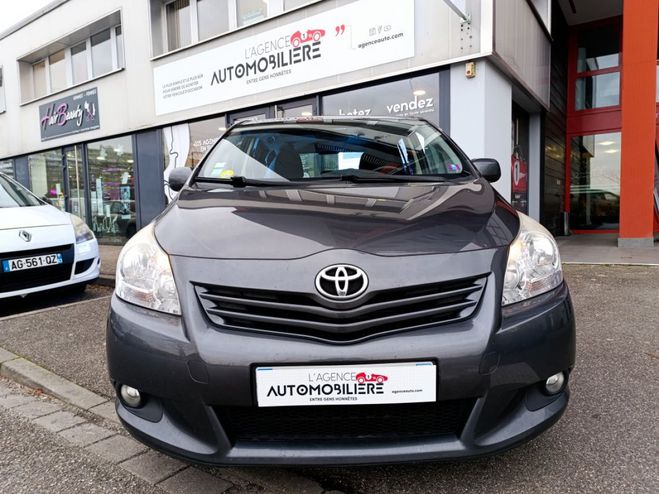 Toyota Verso 2.0 D 126 cv SKYVIEW Gris de 2012