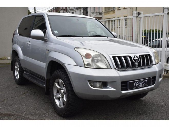 Toyota Land Cruiser 165 D-4D - BVA  VX GRIS CLAIR de 2004