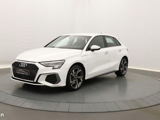 Audi A3 Sportback 40 TFSIe 204 S tronic 6 line Blanc de 2021