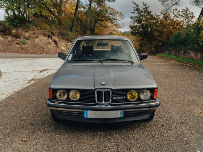 BMW Serie 3 E21 323 Gris de 1982
