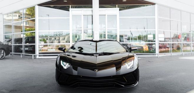 Lamborghini Aventador S LP 740-4 ISR 6.5 V12 / Carbone noir  de 2019