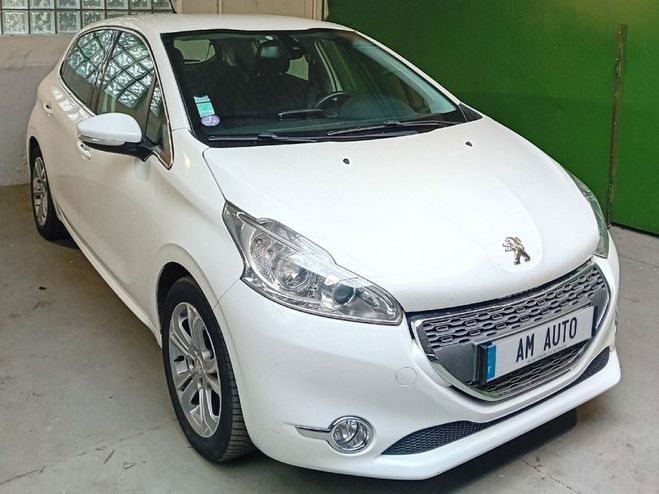 Peugeot 208 1,2L VTI Allure Blanc de 2013