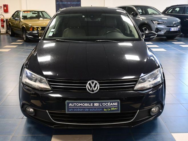 Volkswagen Jetta 1.6 TDI 105 FAP Carat DSG Noir de 2011