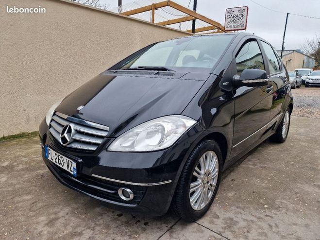 Mercedes Classe A Mercedes 160 essence boite automatique  Noir de 2009