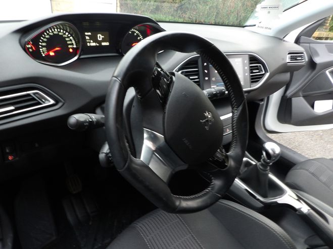 Peugeot 308 1.2 Puretech blanc nacr de 2018