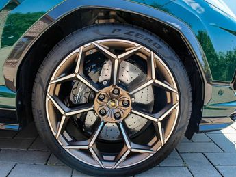  Voir détails -Lamborghini Urus PERFORMANTE AD PERSONAM à Montvrain (77)