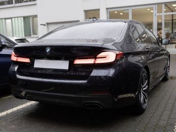  Voir détails -BMW Serie 5 530d xDrive M sport CAMRA TETE-HAUTE AT à Montfermeil (93)