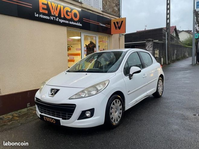 Peugeot 207 1.6 HDI 90Ch DISTRIBUTION COMPLETE OK Blanc de 2010