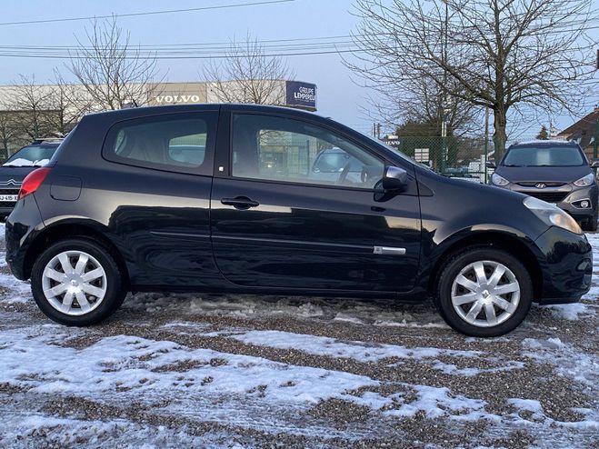 Renault Clio III (B/C85) 1.2 16v 75ch 20th eco 3p NOIR de 2011