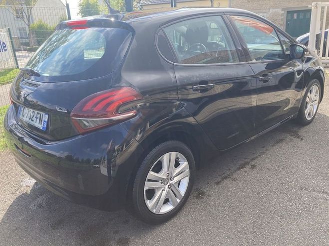 Peugeot 208 1.2 PURETECH 82CH E6.C SIGNATURE 5P Noir de 2018