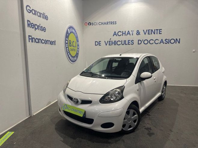 Toyota Aygo 1.0 VVT-I 68CH CONFORT 5P Blanc de 2011