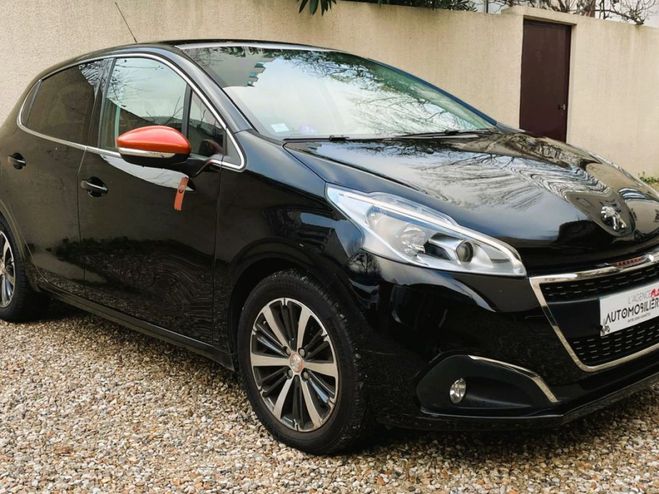 Peugeot 208 (2) 1.2 PURETECH 110 S&S ROLAND GARROS 5 Noir de 2017