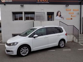  Voir détails -Volkswagen Touran 1.6 TDI 110 BLUEMOTION CONFORT LINE à Nmes (30)