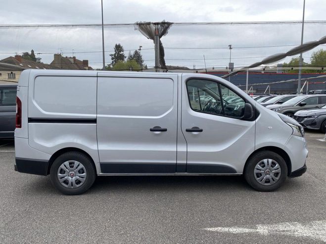 Fiat Talento II FOURGON TOLE L1H1 1.6 MULTIJET 145 PA Gris clair de 2021