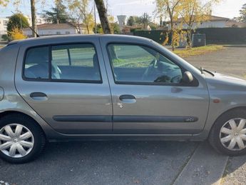  Voir détails -Renault Clio II 1.5 DCI 65CH EXPRESSION 5P à Voreppe (38)