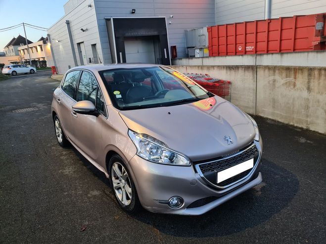 Peugeot 208 1.6 HDI  92 ALLURE  5P OPTIONS CUIR Gris de 2012