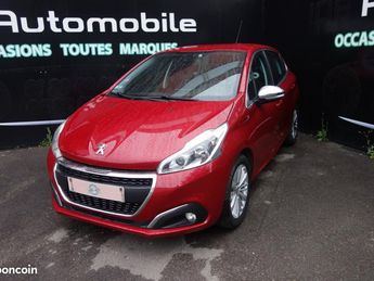  Voir détails -Peugeot 208 1.2 VTI 82ch BVM5 ALLURE à Porcheville (78)