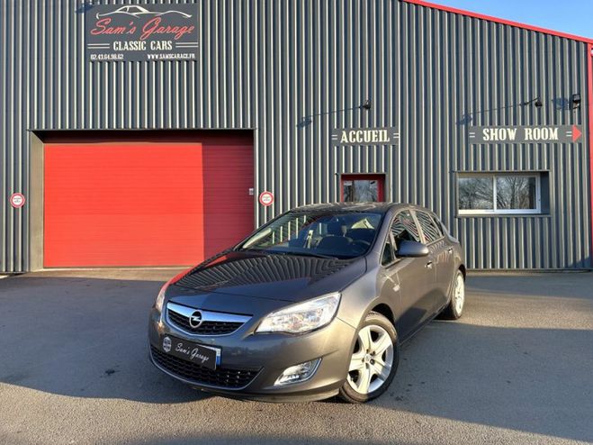 Opel Astra Enjoy 2010 1.3 CDTI Gris de 2010