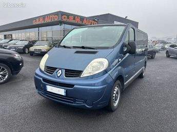  Voir détails -Renault Trafic II PASSENGER L2H1 1200 2.0 DCI 115CH EXP à Aubire (63)