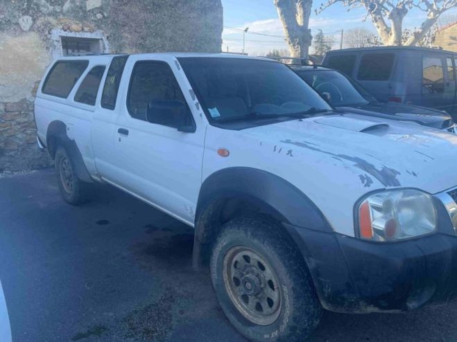 Nissan Navara 2.5 Di KING CAB POUR PIECES BLANC de 2002