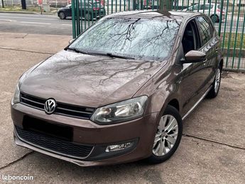  Voir détails -Volkswagen Polo 5 portes 1.6 TDI 90CV anne 06-2013 76.0 à pinay-sur-Seine (93)