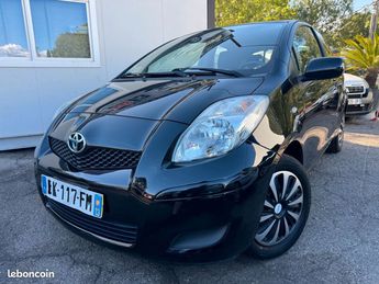  Voir détails -Toyota Yaris 100 vvt-i confort pack 3p à  Les Pennes-Mirabeau (13)