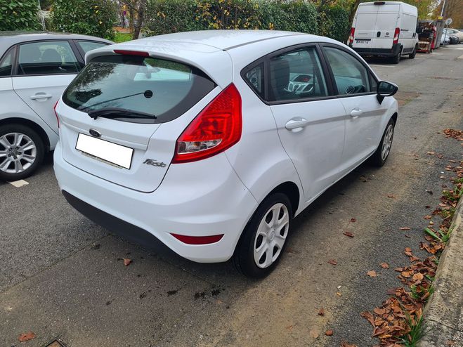 Ford Fiesta 1.2 82 5 cv TRES BON ETAT 65MKM CRIT 1 Blanc de 2012