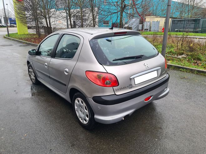 Peugeot 206 xr/xt 90 1.4 16 V Gris de 2004