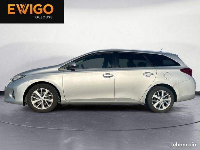 Toyota Auris Touring Sports TOURING-SPORTS 2.0 D4D 12 Gris de 2014