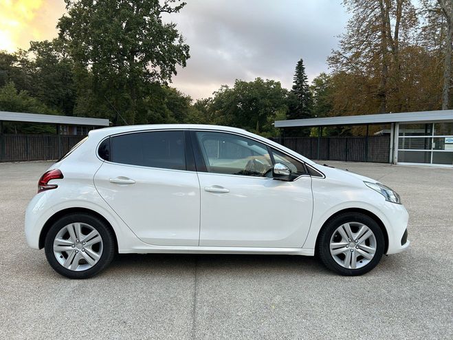 Peugeot 208 (2) 1,2 PURETECH 110 S&S ALLURE BUSINESS Blanc de 2018