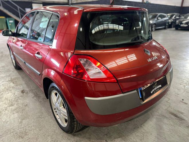 Renault  Megane II 2.0 16v 136ch Luxe Dynamique ROUGE CLAIR de 2005