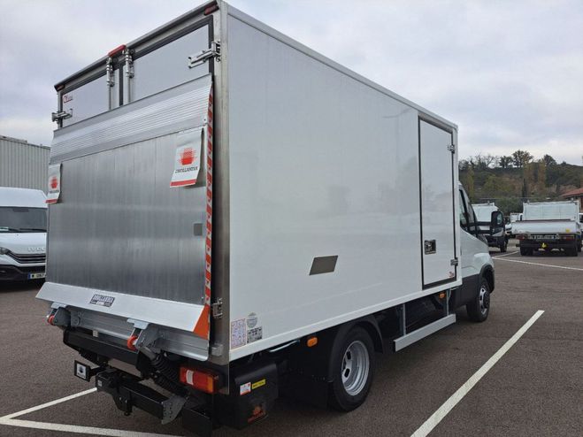 Iveco Daily 35C18 CAISSE FRIGO HAYON 66000E HT Blanc de 2024
