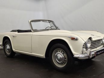  Voir détails -Triumph TR4 A A IRS à Crances (50)